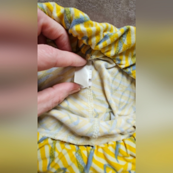 Lularoe One Size Scissor leggings - Picture 3 of 4